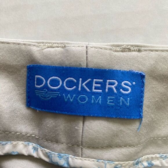 Dockers Women’s Khaki Chino Capri Pants Size 20W‎ Zipper Pockets Pre Owned - Picture 7 of 16